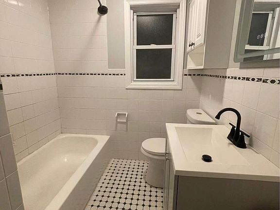 5th image of 78 W 51st St #2