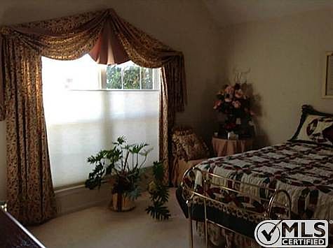 3rd image of 4318 Garden Grove Ln