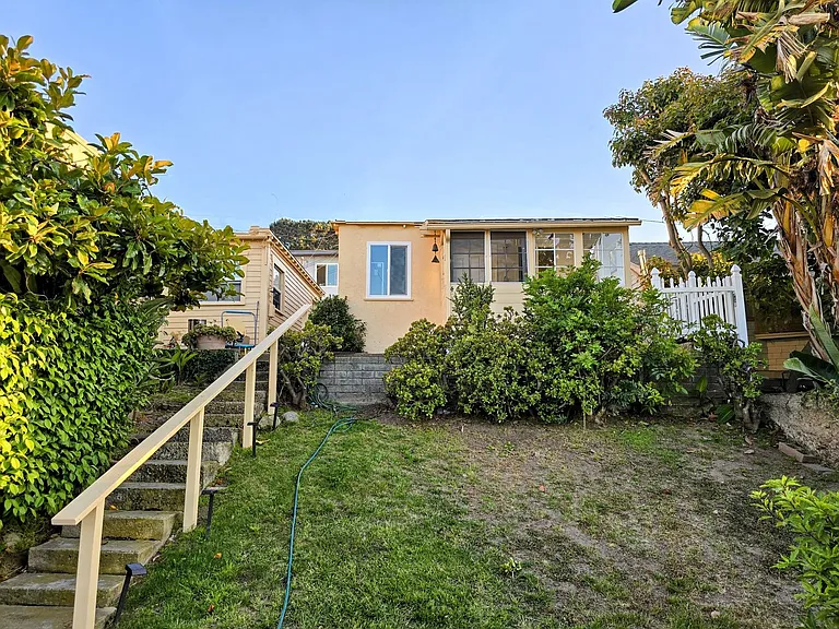 4661 Newport Ave — Photo 12