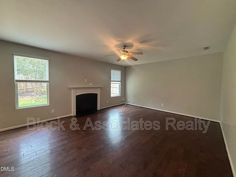 4 White Spruce Ct — Photo 14