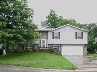 417 Saint John Dr, Godfrey, IL 62035