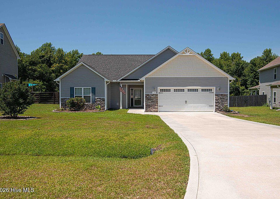1st image of 125 Bridgeport Dr