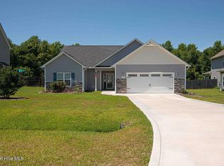 125 Bridgeport Dr, Sneads Ferry, NC 28460
