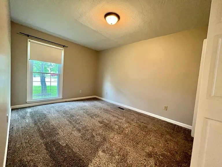 720 Eugenia Ct — Photo 14