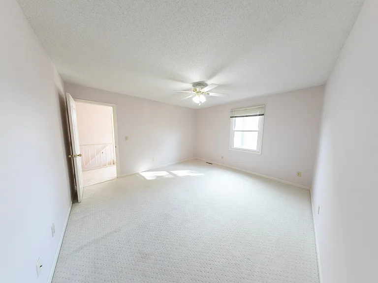 618 Chaucer Ln — Photo 18