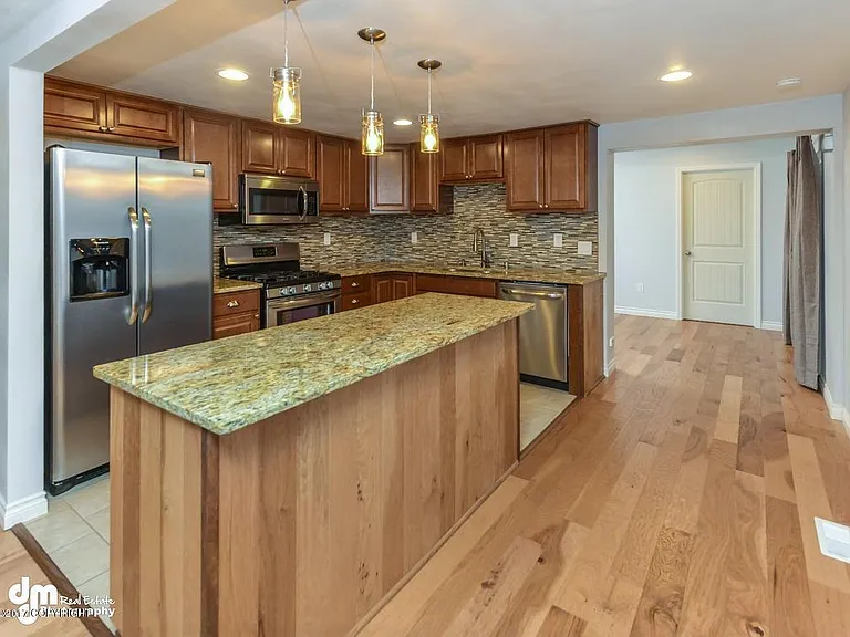 21615 Settlers Dr — Photo 3