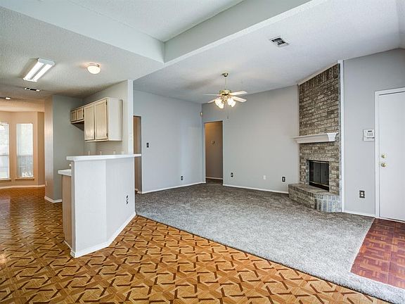 5th image of 1044 Glencrest Dr