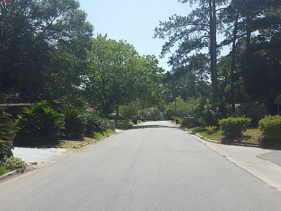 4th image of 410 Inglewood Dr