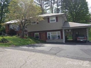 106 New Circle St, Louisa, KY 41230