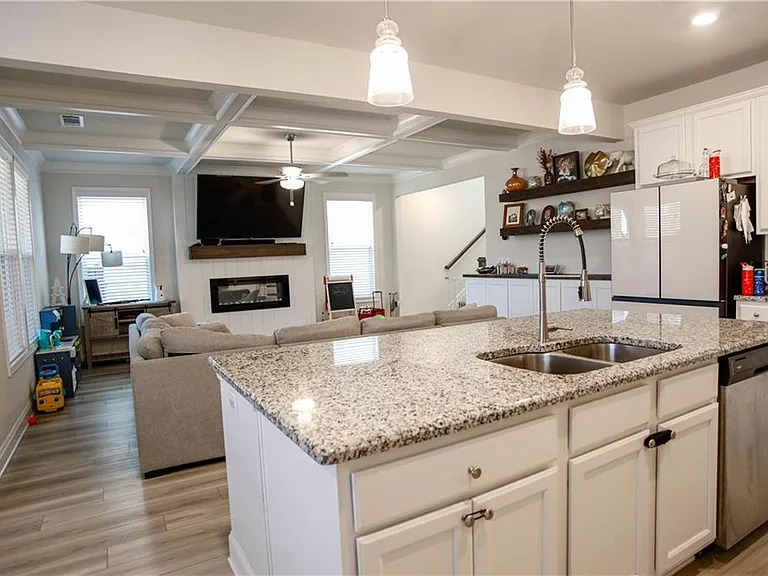 5329 Fox Hill Ln — Photo 9