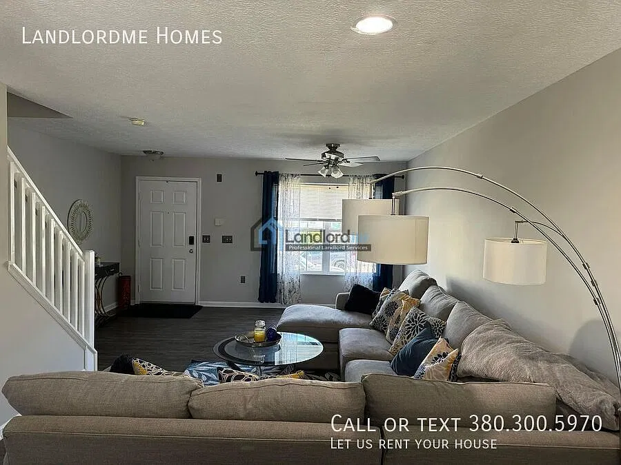 2 bed, 2.5 bath, 1632 sqft, $1,765 — Photo 2