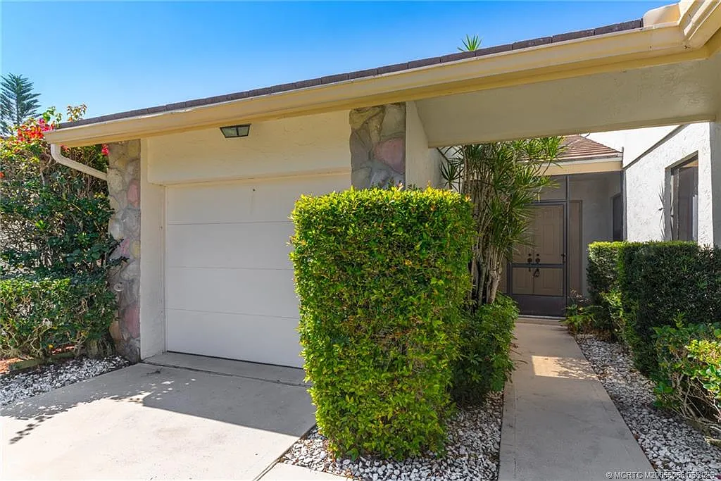 2 bed, 2.0 bath, 1442 sqft, $2,350 — Photo 3
