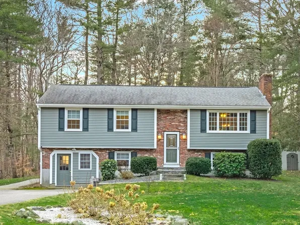 31 Village Rd, Mansfield, MA 02048