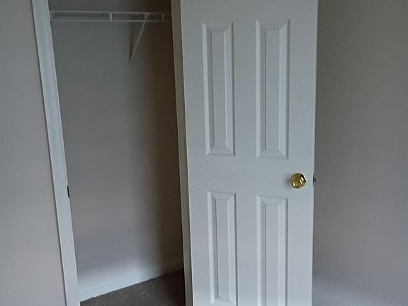 5th image of 45639 Nicholas Ct