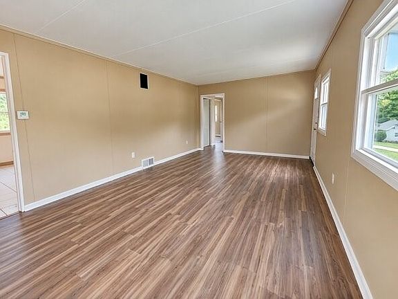 3rd image of 5017 Sherwood Rd