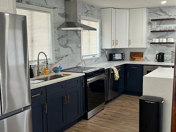5th image of 905 W 11th Ave