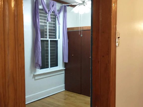 5th image of 3222 N Leavitt St