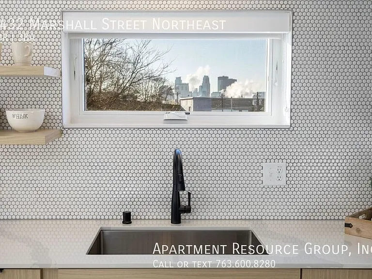 1432 Marshall St NE — Photo 17