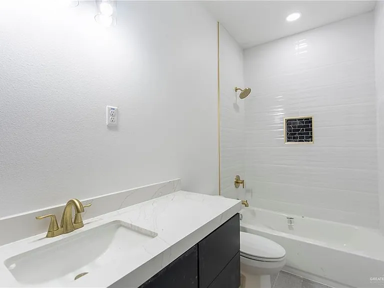 608 Juan Seguin St — Photo 14