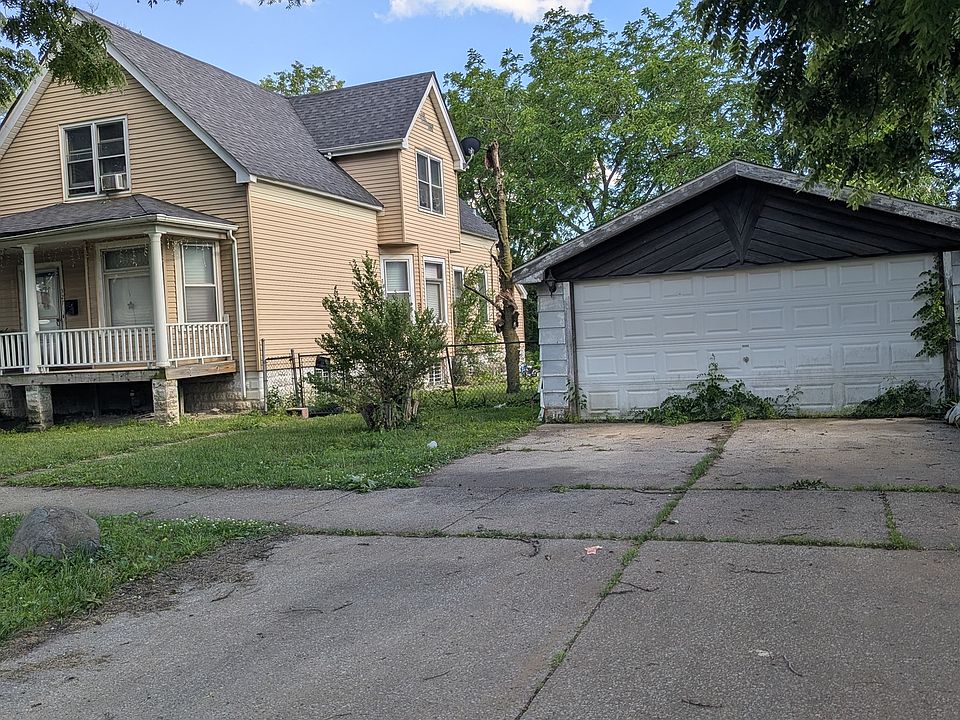 2nd image of 327 E 136th Pl