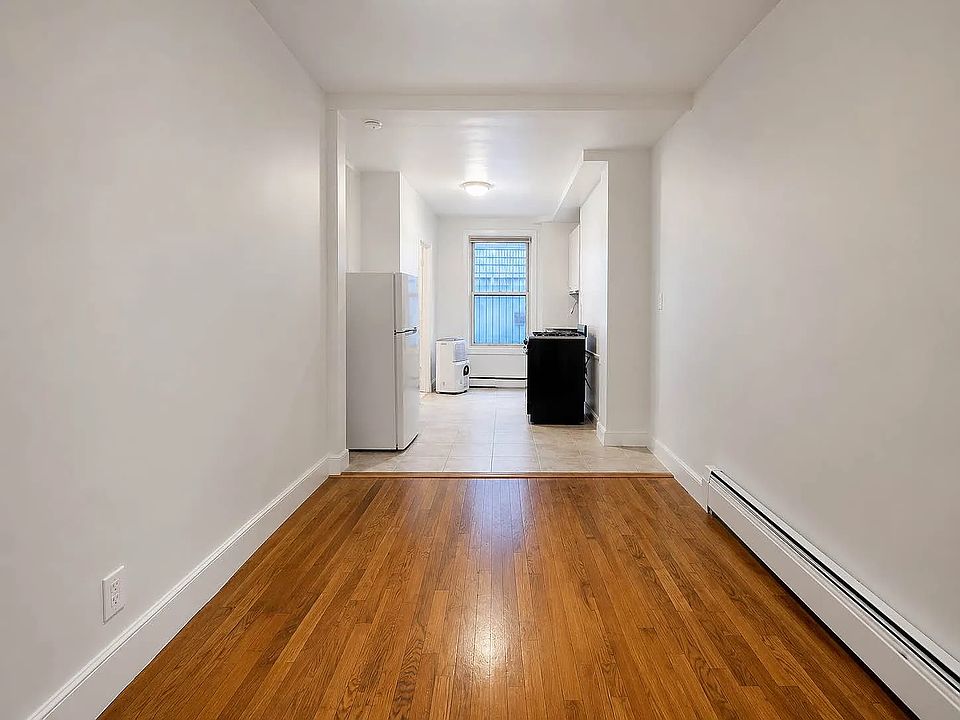 1st image of 64 Steuben St APT 1R