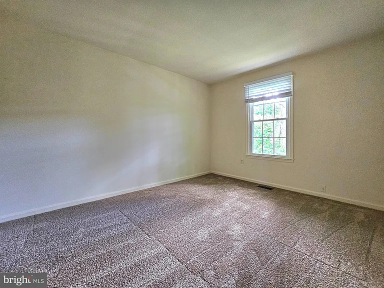 4802 Treasure Ct — Photo 18