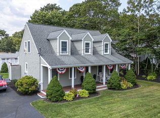 21 Bluff Ave, Mashpee, MA 02649