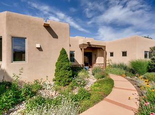 17 Hondo Trl, Santa Fe, NM 87508