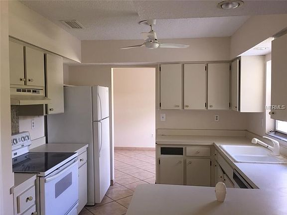 2nd image of 803 Southern Pine Ln