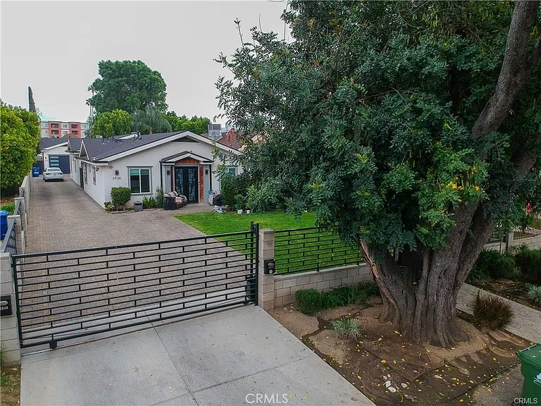 6940 Peach Ave — Photo 60