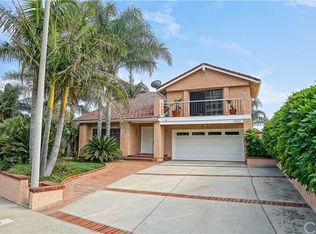 14059 Wagon Mound Rd, Sylmar, CA 91342