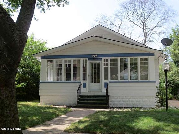 2nd image of 2207 Morton Ave