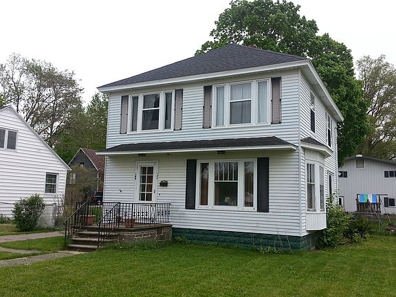 2nd image of 140 E Superior St