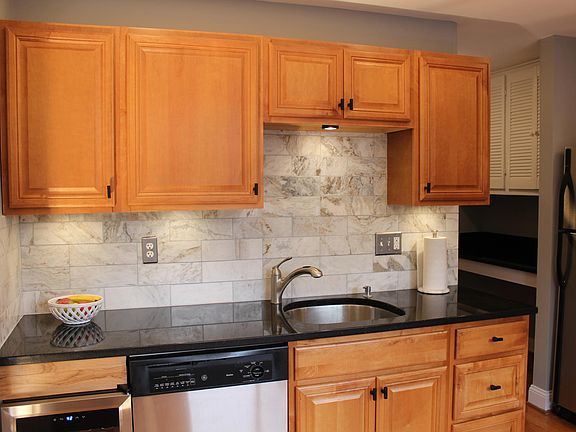 3rd image of 1671 S Hayes St APT B