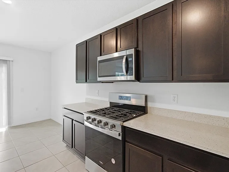 2868 Gardiner Ln — Photo 11