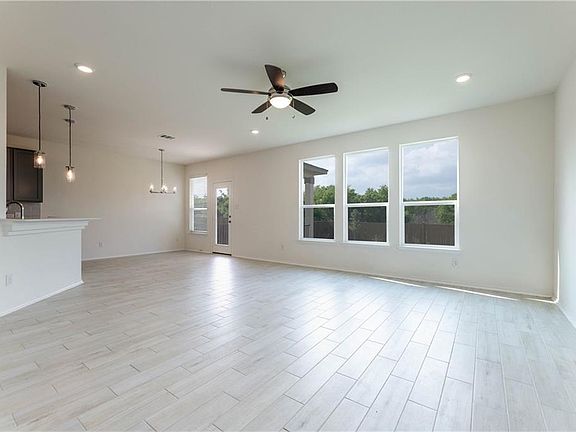 3rd image of 316 Los Cobos Ln