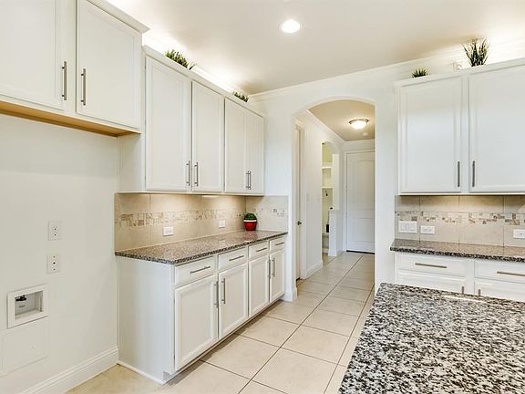 4th image of 1137 Roma Dr