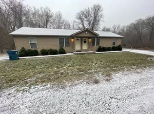 36 Twickingham Ln, Makanda, IL 62958