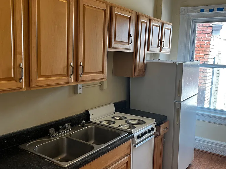 12 E Main St — Photo 15