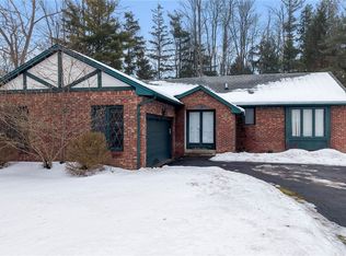 135 Misty Ln, East Amherst, NY 14051