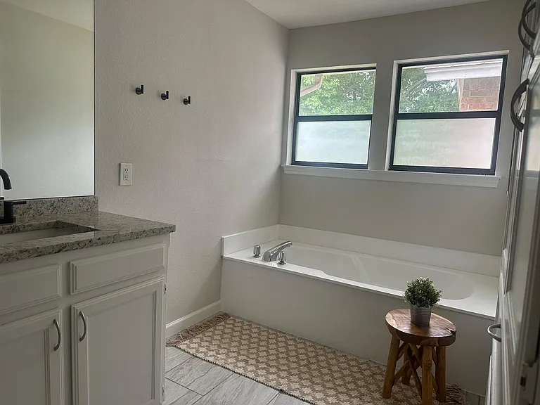1428 Hampton Rd — Photo 9