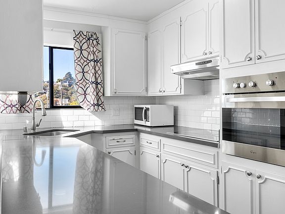 4th image of 138 Marina Ave #D