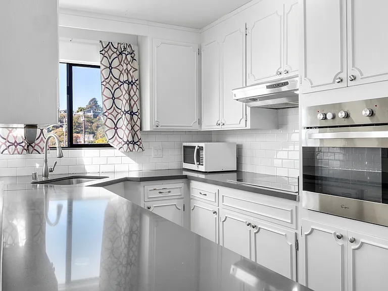 138 Marina Ave #D — Photo 4