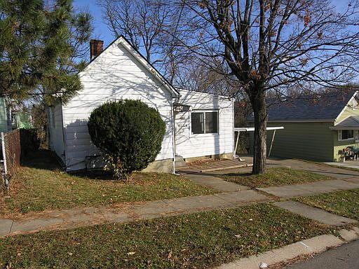 1st image of 2028 2nd Ave