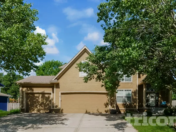 2220 Makayla Ln, Greenwood, MO 64034