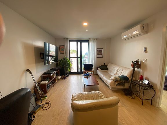 5th image of 24 Wilson Ave #2A