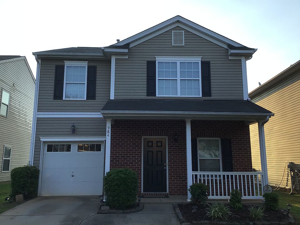 1st image of 984 Willow Creek Dr