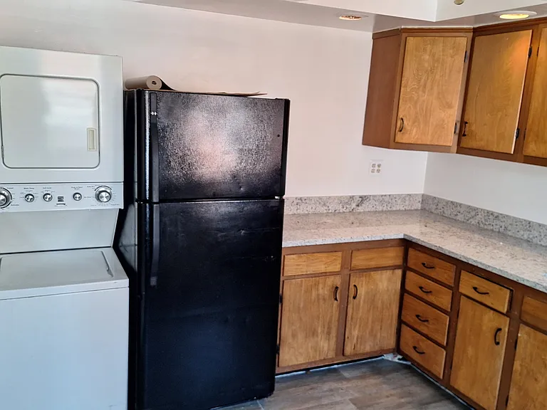 2715 Berwick Ave — Photo 3