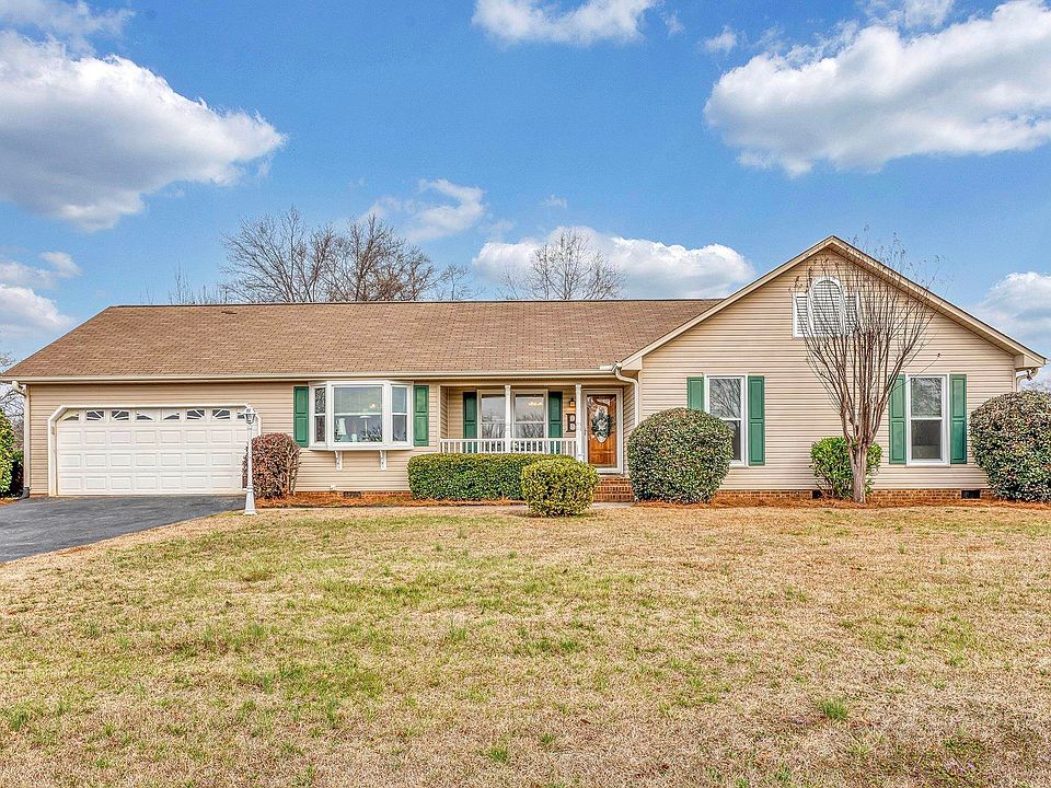 1st image of 437 Cresthaven Dr