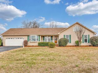 437 Cresthaven Dr, Boiling Springs, SC 29316